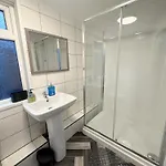 Wellesley Retreat 4br Entire * Middlesbrough